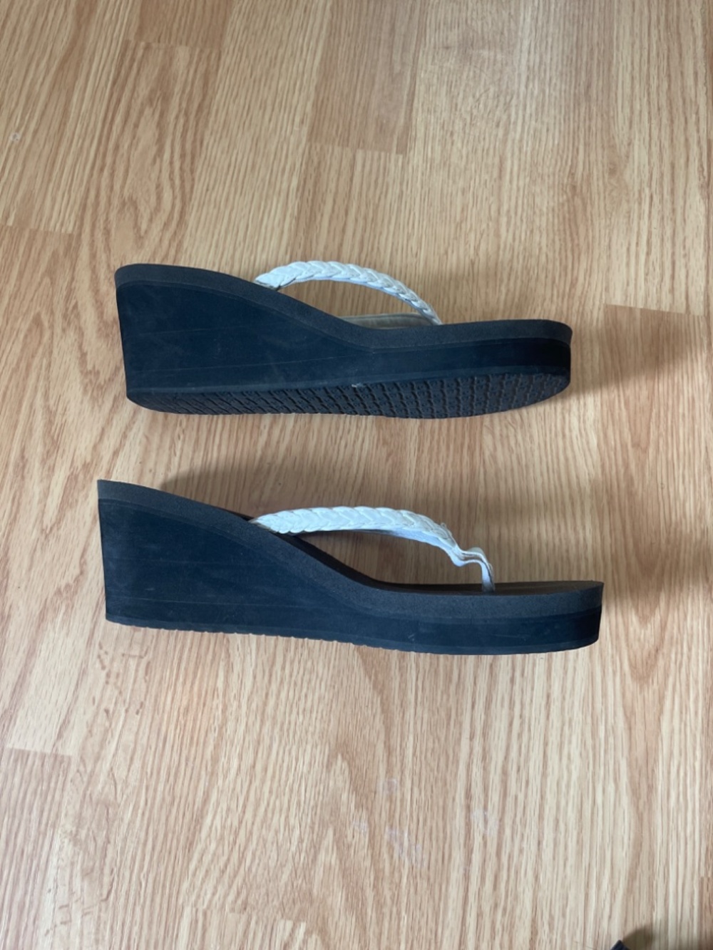 Sanuk Black Wedge w/ With Leather Braid Strap Slip On Thong Toe Sandals Size 8 - Picture 6 of 9